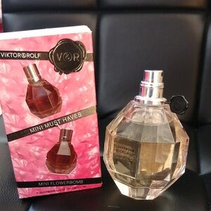 Viktor & Rolf Flowerbomb Mini in Light Pink and Clear